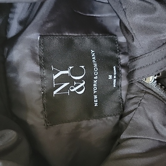 New York & Company Black Puffer Vest Size Medium - Picture 4 of 8